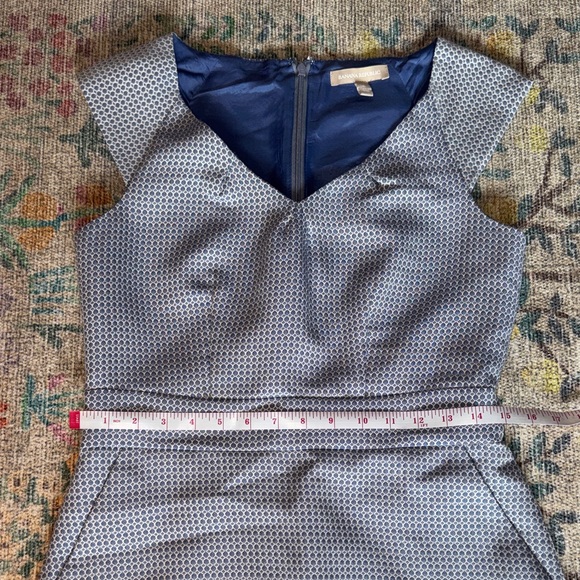 Banana Republic Blue and White Patterned Dress EUC with Pockets!! - Picture 2 of 10